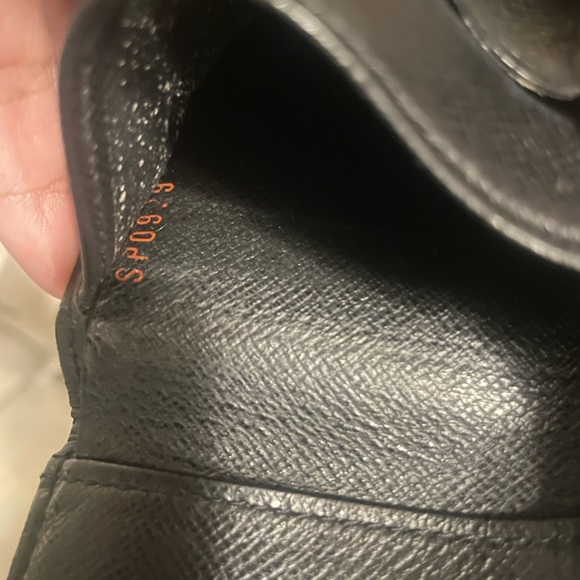 Louis Vuitton Epi black wallet - Picture 3 of 5